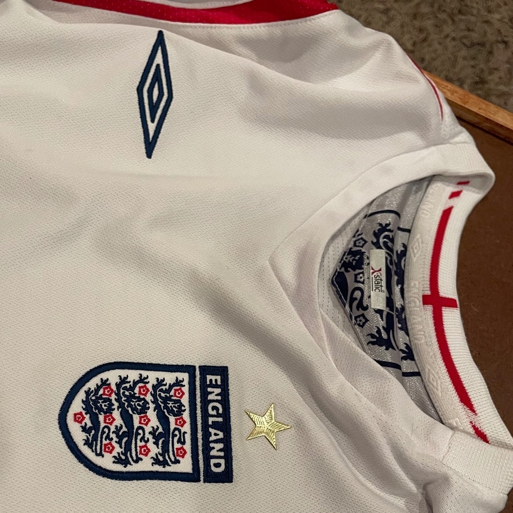 Official Umbro England Long Sleeve Shirt